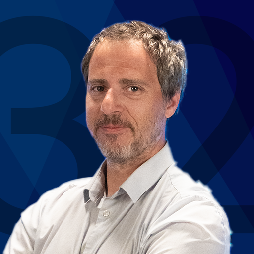 Photographie de Flavien Léger Directeur technique, prise à Canal 32, à Saint-André-Les-Vergers, Aube, France