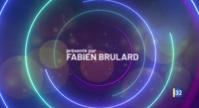 Animation graphique avec le nom du présentateur Fabien Brulard au centre